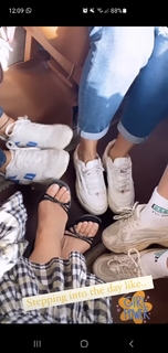 Vaani Kapoor feet photo thumbnail