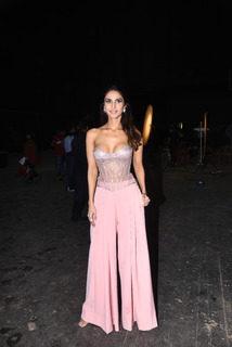 Vaani Kapoor feet photo thumbnail