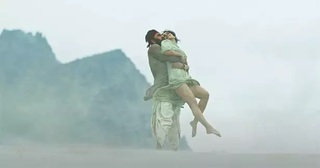 Vaani Kapoor feet photo thumbnail