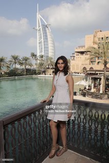 Vaani Kapoor feet photo thumbnail