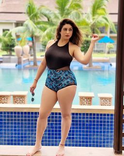 Vahbbiz Dorabjee feet photo 13