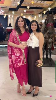 Vahbbiz Dorabjee feet photo 7