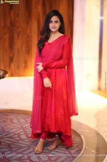 Vaishnavi Chaitanya feet photo 6