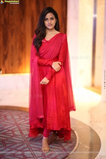 Vaishnavi Chaitanya feet photo 4