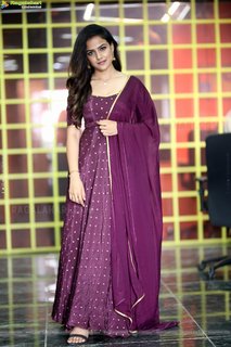Vaishnavi Chaitanya feet photo 2