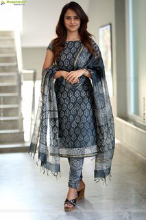 Vaishnavi Chaitanya feet photo 10