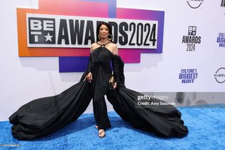 Valarie Pettiford feet photo 17