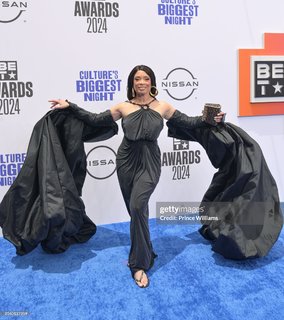 Valarie Pettiford feet photo 3