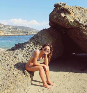 Vale Genta feet photo thumbnail