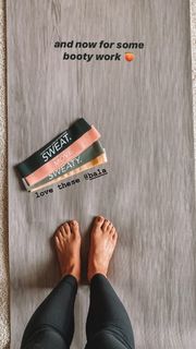 Vale Genta feet photo thumbnail