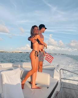 Vale Genta feet photo thumbnail