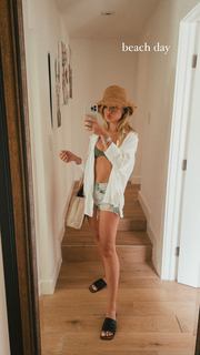 Vale Genta feet photo thumbnail