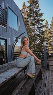 Vale Genta feet photo thumbnail