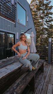 Vale Genta feet photo thumbnail