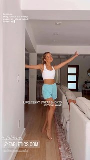 Vale Genta feet photo thumbnail