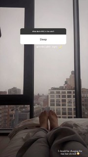 Vale Genta feet photo thumbnail