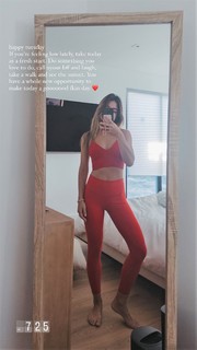 Vale Genta feet photo thumbnail