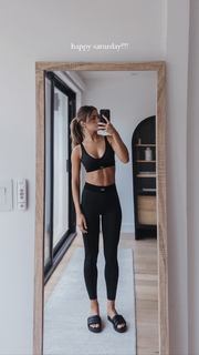 Vale Genta feet photo thumbnail