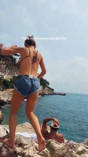 Vale Genta feet photo thumbnail