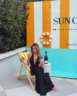 Vale Genta feet photo thumbnail