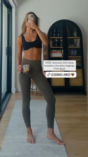 Vale Genta feet photo thumbnail