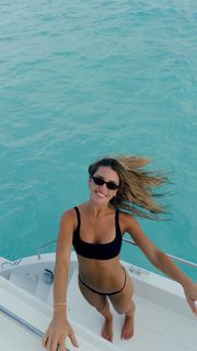 Vale Genta feet photo thumbnail