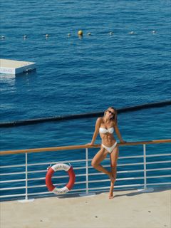 Vale Genta feet photo thumbnail