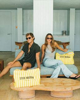 Vale Genta feet photo thumbnail