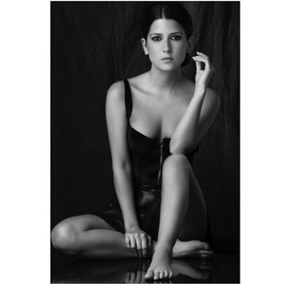 Valentina Acosta feet photo 3