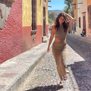 Valentina Acosta feet photo 9