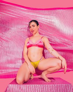 Valentina Bandeira feet photo 8
