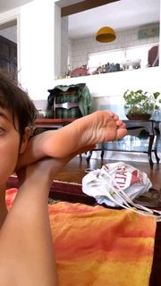 Valentina Bandeira feet photo 16