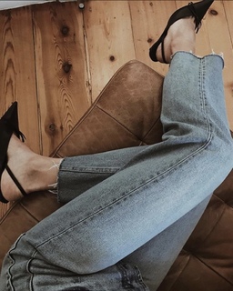 Valentina Buzzurro feet photo 1