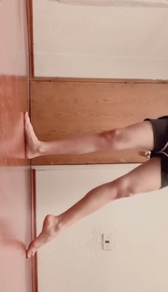 Valentina Buzzurro feet photo 5
