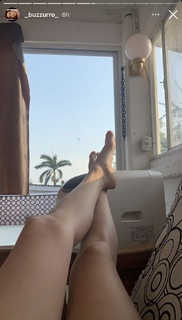 Valentina Buzzurro feet photo 1