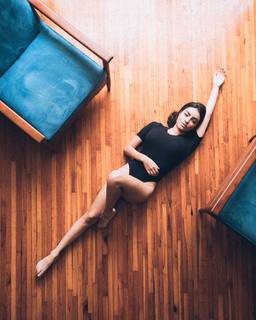 Valentina Buzzurro feet photo 10