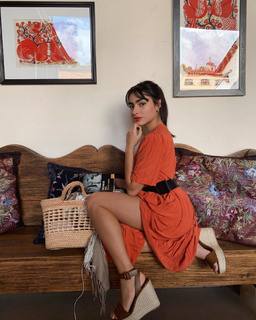 Valentina Buzzurro feet photo 5