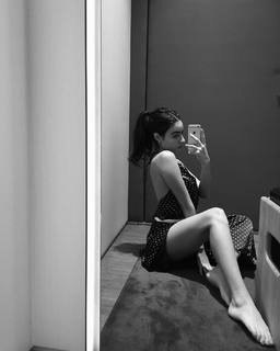 Valentina Buzzurro feet photo 3