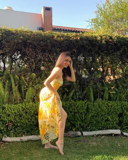 Valentina Buzzurro feet photo 13