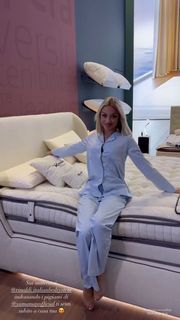 Valentina Corradi feet photo 16