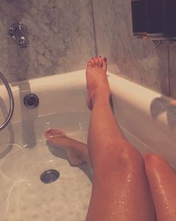 Valentina Ferragni feet photo thumbnail
