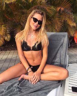 Valentina Ferragni feet photo thumbnail