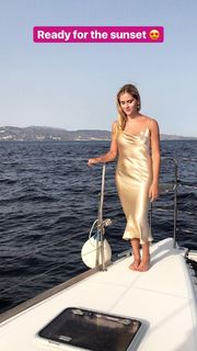 Valentina Ferragni feet photo thumbnail