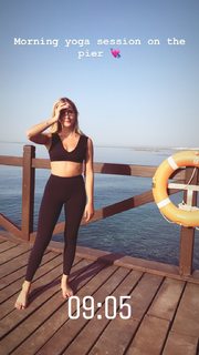 Valentina Ferragni feet photo thumbnail