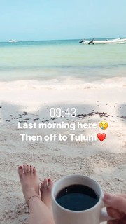 Valentina Ferragni feet photo thumbnail