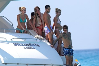 Valentina Ferragni feet photo thumbnail