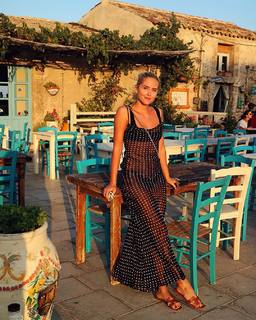 Valentina Ferragni feet photo thumbnail