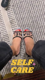 Valentina Ferragni feet photo thumbnail
