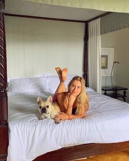 Valentina Ferragni feet photo thumbnail