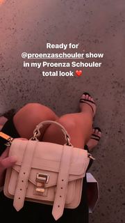 Valentina Ferragni feet photo thumbnail